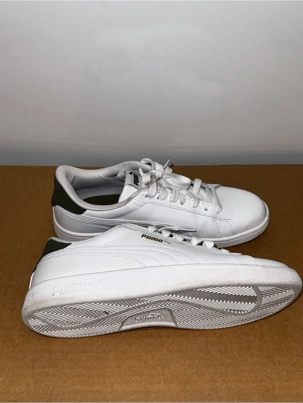 PUMA Ace Court Shoes Men's White/Amazon Green colorway 406570-01 Size 9
